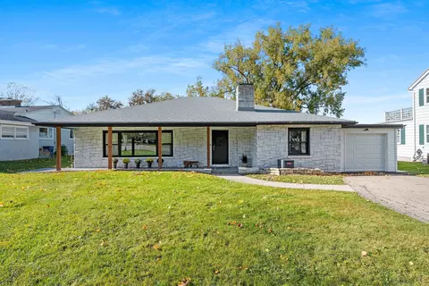 2584 Riverside Dr, Green Bay, WI 54301