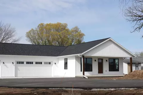 W5311 E Pioneer Road, Fond Du Lac, WI 54935