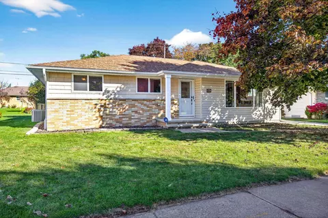 1214 E Lindbergh St, Appleton, WI 54911 photo 2