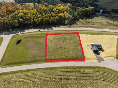 9573 E Briarwood Ct #23, Fremont, WI 54940