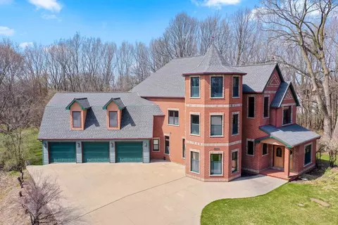 2133 Palmer Ct, Green Bay, WI 54311