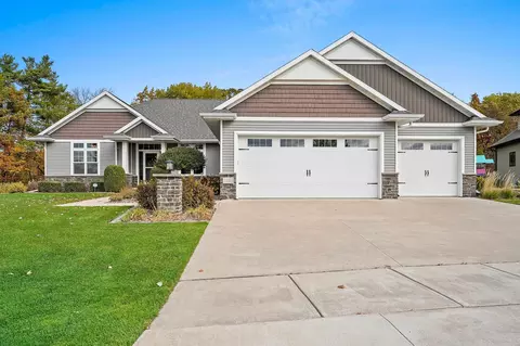 3525 Peppergrass Dr, Green Bay, WI 54311