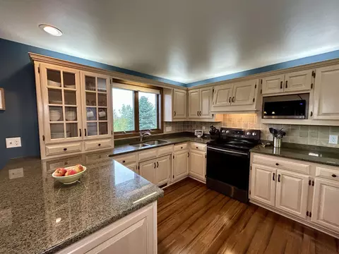 n5585 Mapleview Lane, Hilbert, WI 54129 photo 9