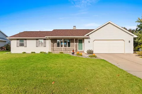 1651 Colony Dr, De Pere, WI 54115