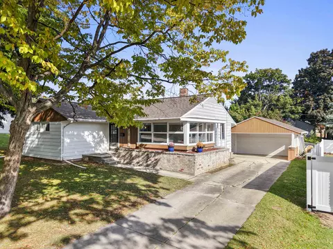 1286 7th St, Green Bay, WI 54304