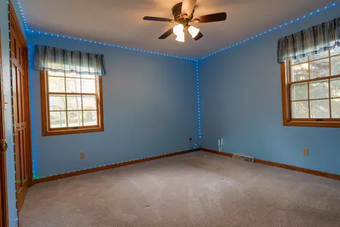 Bedroom - 160 Harrys Gtwy, Appleton, WI 54914 photo 1 of 10