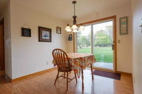 Dining - 160 Harrys Gtwy, Appleton, WI 54914 photo 1 of 2