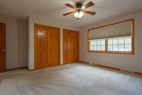 Bedroom - 160 Harrys Gtwy, Appleton, WI 54914 photo 5 of 10