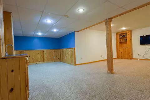 Living - 160 Harrys Gtwy, Appleton, WI 54914 photo 2 of 3