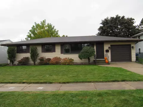 1427 Russell St, Green Bay, WI 54304