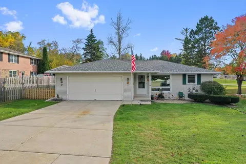 2722 Finger Rd, Green Bay, WI 54302