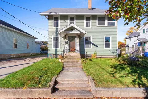 84 Milwaukee St, Menasha, WI 54952
