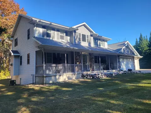 e1400 Stratton Lake Road, Waupaca, WI 54981