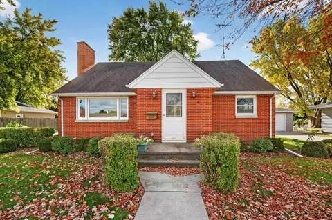 210 W Peckham St, Neenah, WI 54956