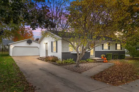 1207 Hietpas St, Little Chute, WI 54140