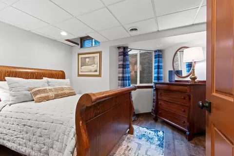 Bedroom - 133 S Pine Ct, Appleton, WI 54914 photo 7 of 8