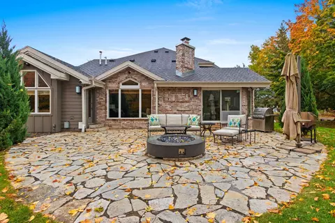 Exterior - 133 S Pine Ct, Appleton, WI 54914 photo 3 of 7