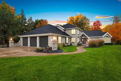 Exterior - 133 S Pine Ct, Appleton, WI 54914 photo 6 of 7