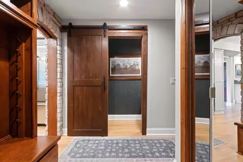 Entry Way - 133 S Pine Ct, Appleton, WI 54914 photo 3 of 6