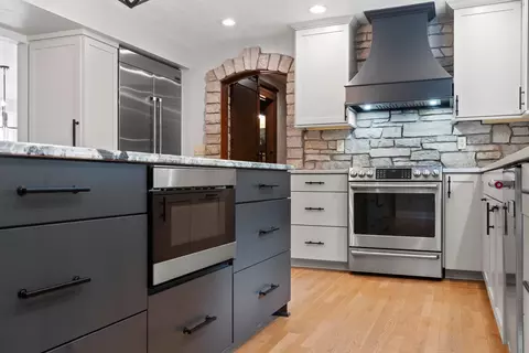 Kitchen - 133 S Pine Ct, Appleton, WI 54914 photo 4 of 8