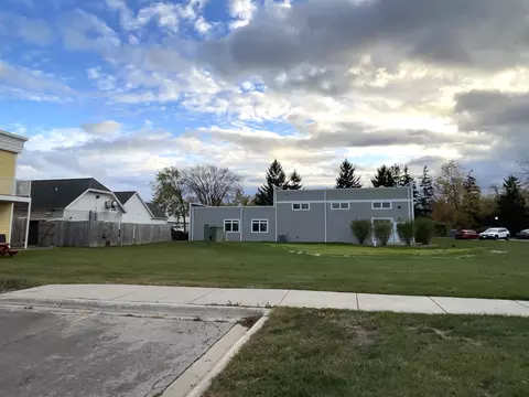 2200 Dickinson Rd #7, De Pere, WI 54115