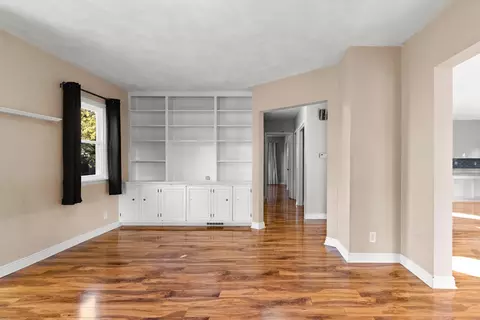 Living - 430 E Glendale Ave, Appleton, WI 54911 photo 5 of 6