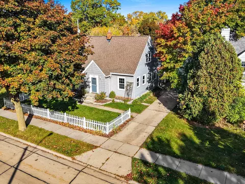 View/Area - 430 E Glendale Ave, Appleton, WI 54911 photo 2 of 12