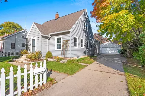 Exterior - 430 E Glendale Ave, Appleton, WI 54911 photo 4 of 7