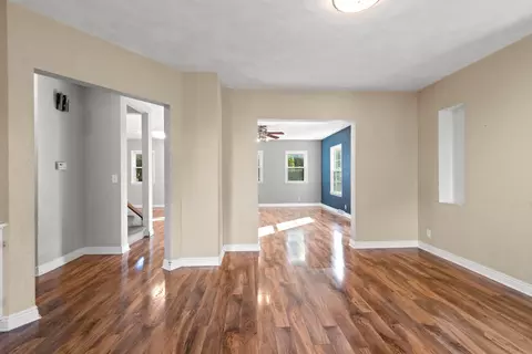 Living - 430 E Glendale Ave, Appleton, WI 54911 photo 4 of 6