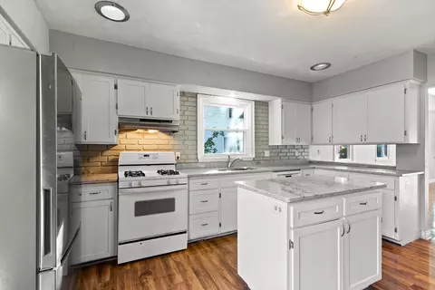 Kitchen - 430 E Glendale Ave, Appleton, WI 54911 photo 4 of 4