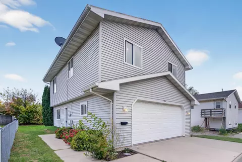 515 W 4th Ave, Oshkosh, WI 54903