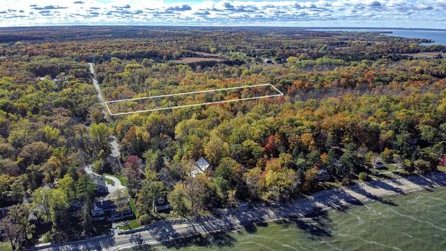 Edgewater Beach Road, Green Bay, WI 54311