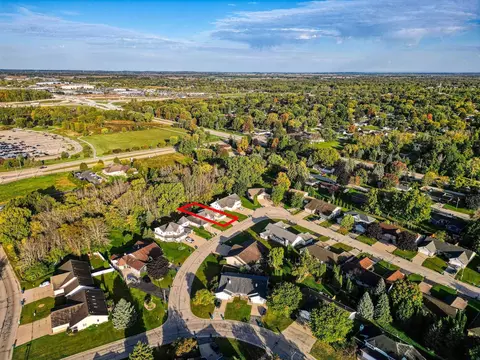 View/Area - 2615 N Millbrook Rd, Appleton, WI 54914 photo 4 of 7
