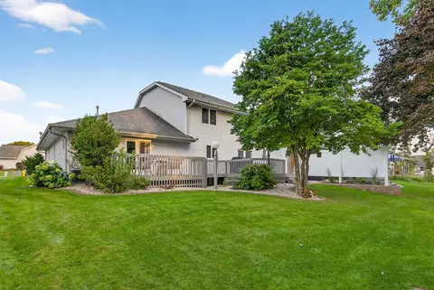 Exterior - 2615 N Millbrook Rd, Appleton, WI 54914 photo 4 of 7