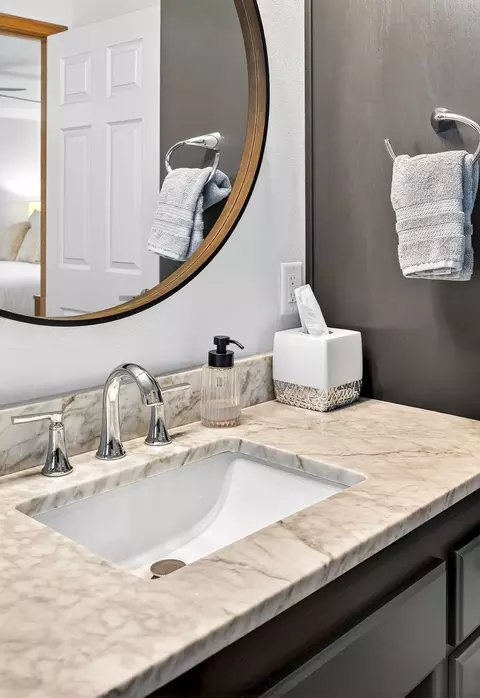 Bath - 2615 N Millbrook Rd, Appleton, WI 54914 photo 6 of 8