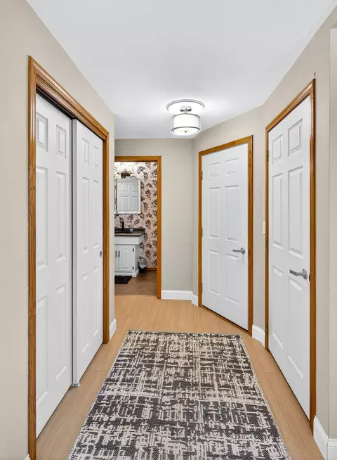 Entry Way - 2615 N Millbrook Rd, Appleton, WI 54914 photo 1 of 4