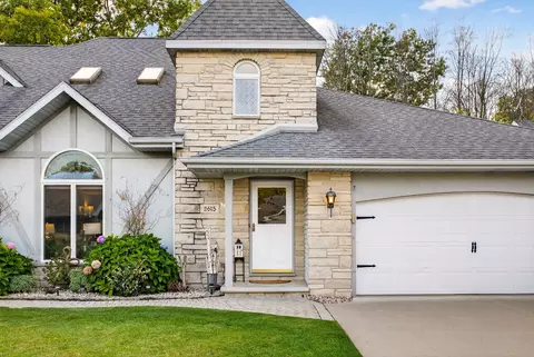 Exterior - 2615 N Millbrook Rd, Appleton, WI 54914 photo 2 of 7