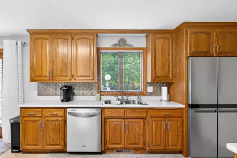 Kitchen - 2615 N Millbrook Rd, Appleton, WI 54914 photo 5 of 7