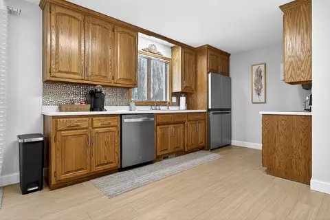Kitchen - 2615 N Millbrook Rd, Appleton, WI 54914 photo 6 of 7