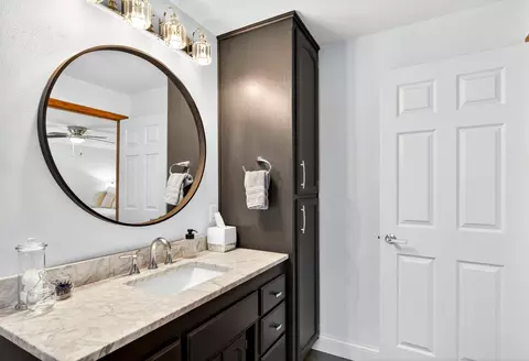 Bath - 2615 N Millbrook Rd, Appleton, WI 54914 photo 5 of 8
