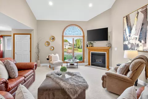 Living - 2615 N Millbrook Rd, Appleton, WI 54914 photo 3 of 3