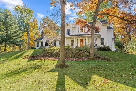 1858 Crown Dr, Oshkosh, WI 54904