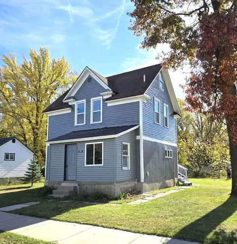 601 Main St, Redgranite, WI 54970