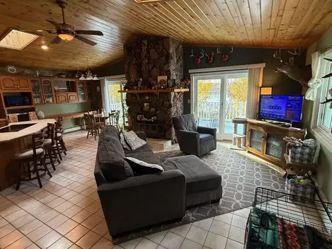 Living - n7485 County Road G, Gresham, WI 54128 photo 2 of 6