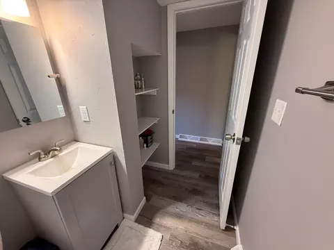 Bath - 1620 E Dall Ave, Appleton, WI 54911 photo 2 of 4