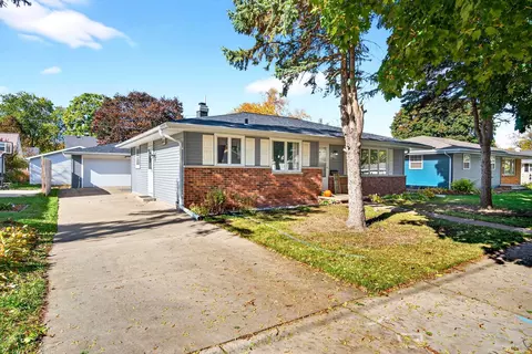 1925 N Superior St, Appleton, WI 54911 photo 3
