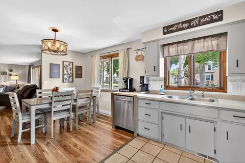 1925 N Superior St, Appleton, WI 54911 photo 4
