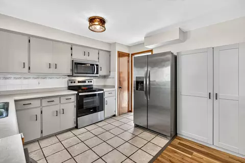 1925 N Superior St, Appleton, WI 54911 photo 9
