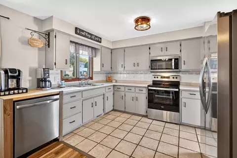 1925 N Superior St, Appleton, WI 54911 photo 6