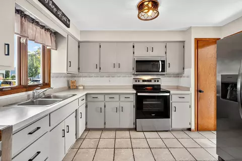 1925 N Superior St, Appleton, WI 54911 photo 7